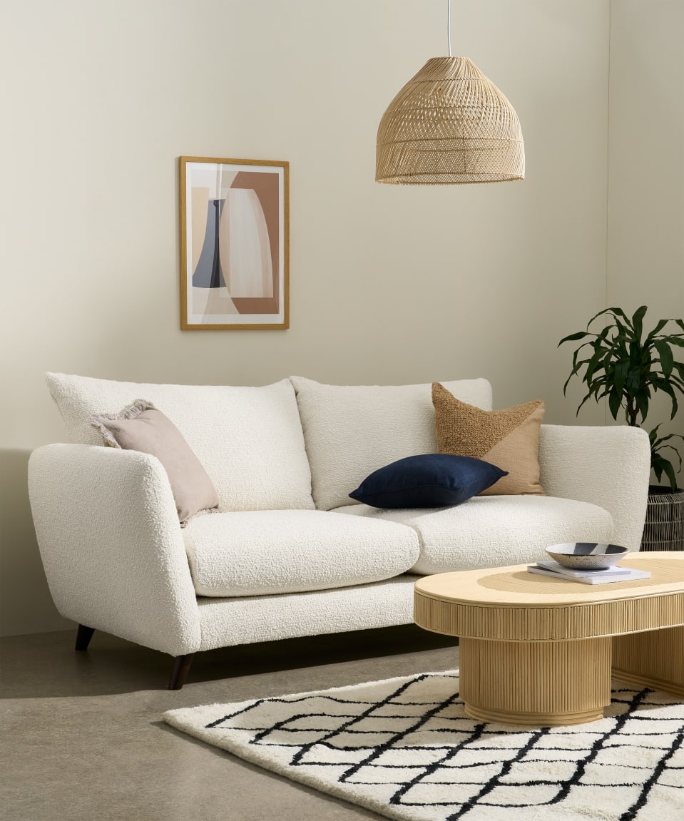 Những lưu ý khi chọn sofa màu trắng cho phòng khách nhà bạn
